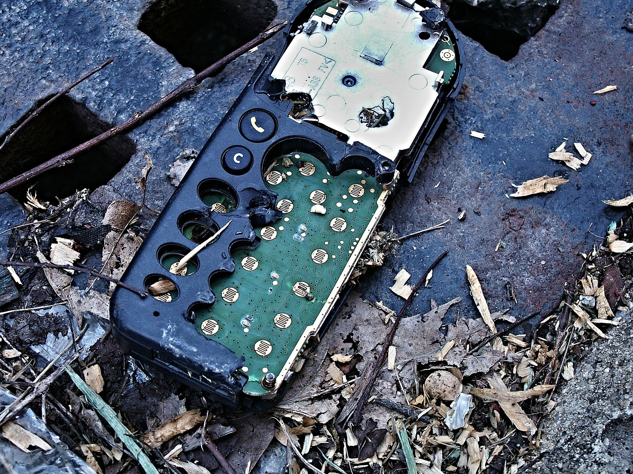 mobile phone destroyed waste free photo