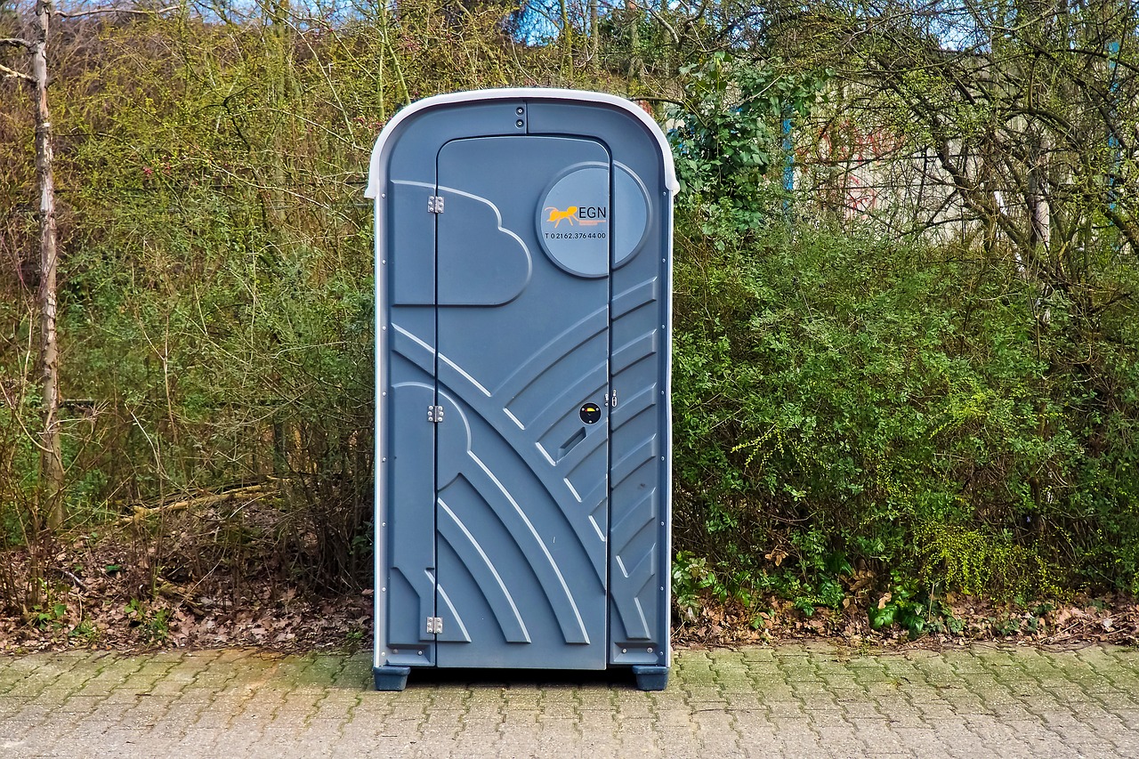 mobile toilet cabin toilet dixi loo free photo
