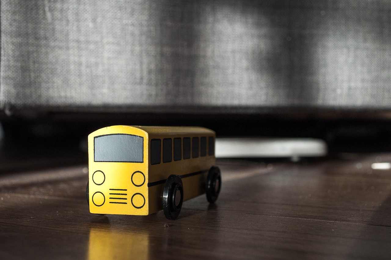 model bus yellow free photo