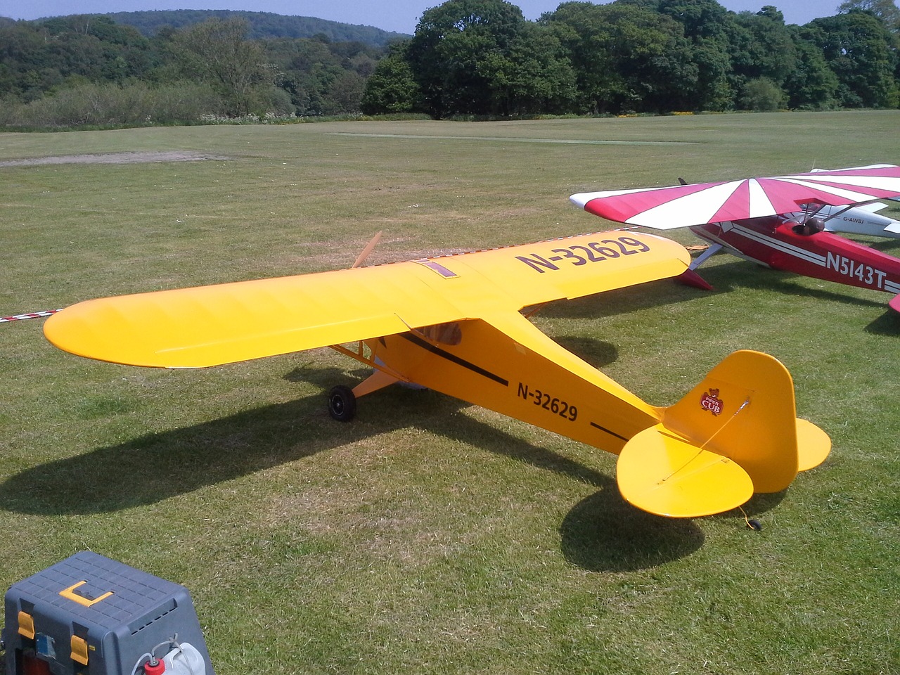 model aircraft piper cub large scale free photo