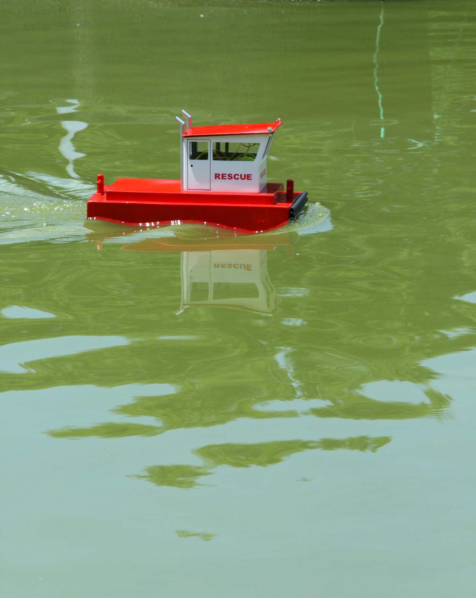 boat model pond free photo
