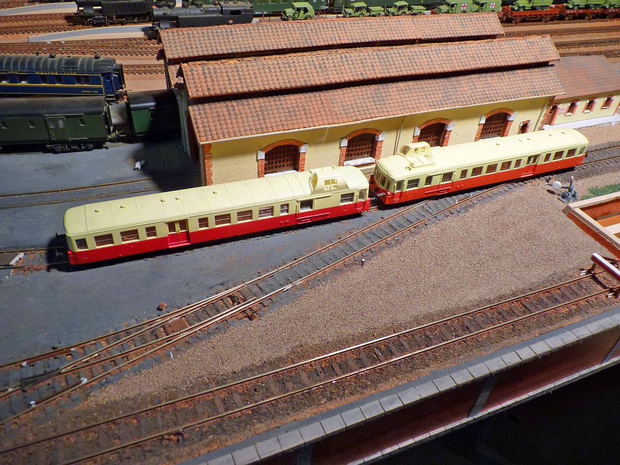 model railroad train locomotive free photo