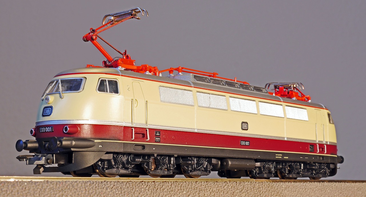 model railway  scale h0  electric locomotive free photo