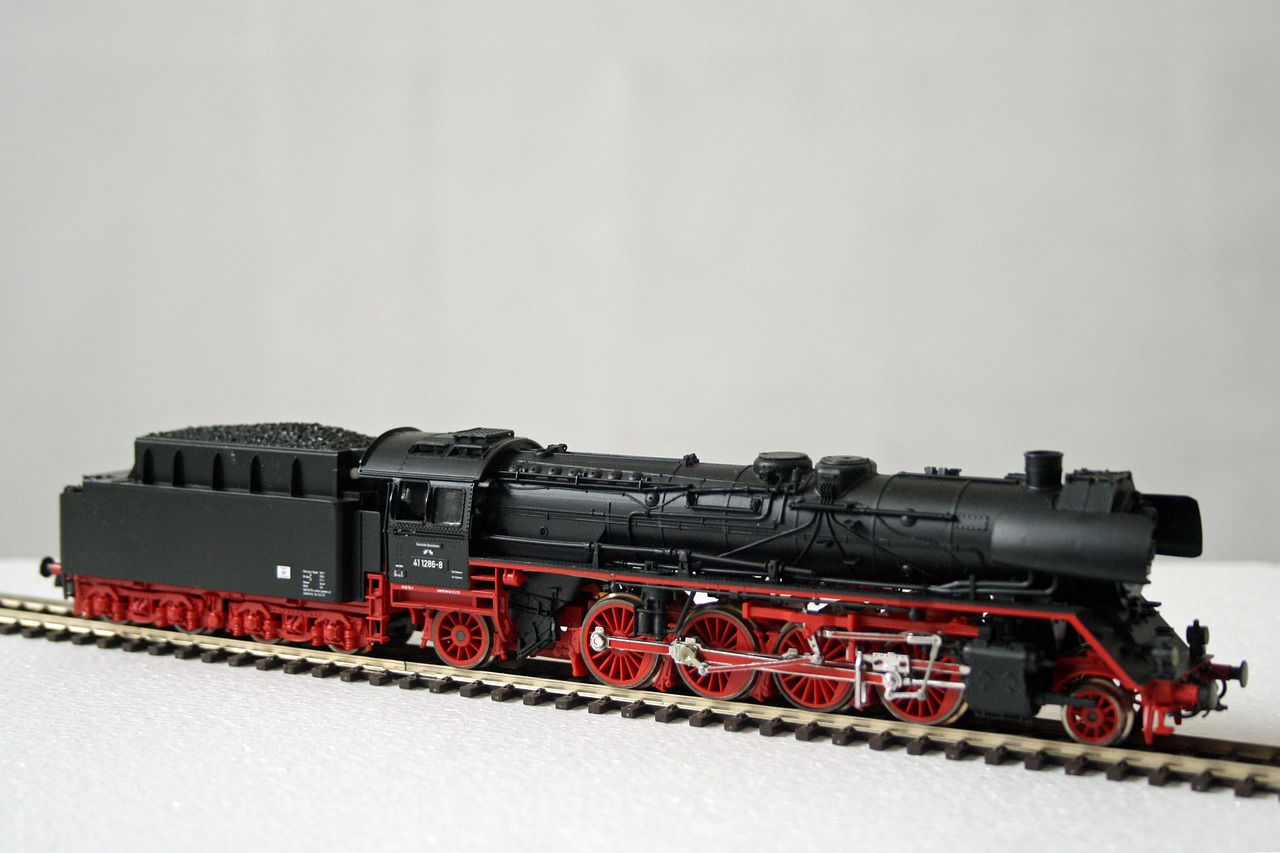 model railway steam locomotive railway free photo