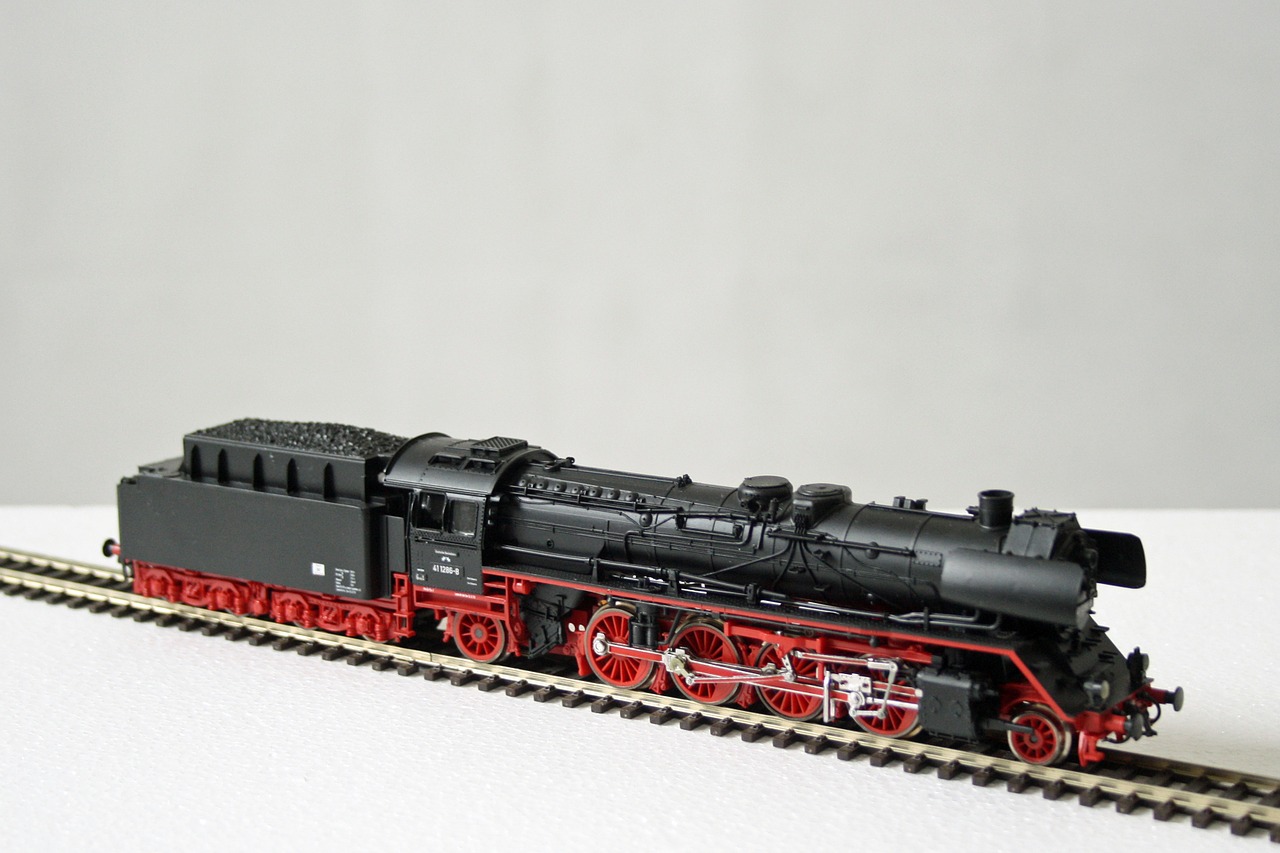 model railway steam locomotive railway free photo