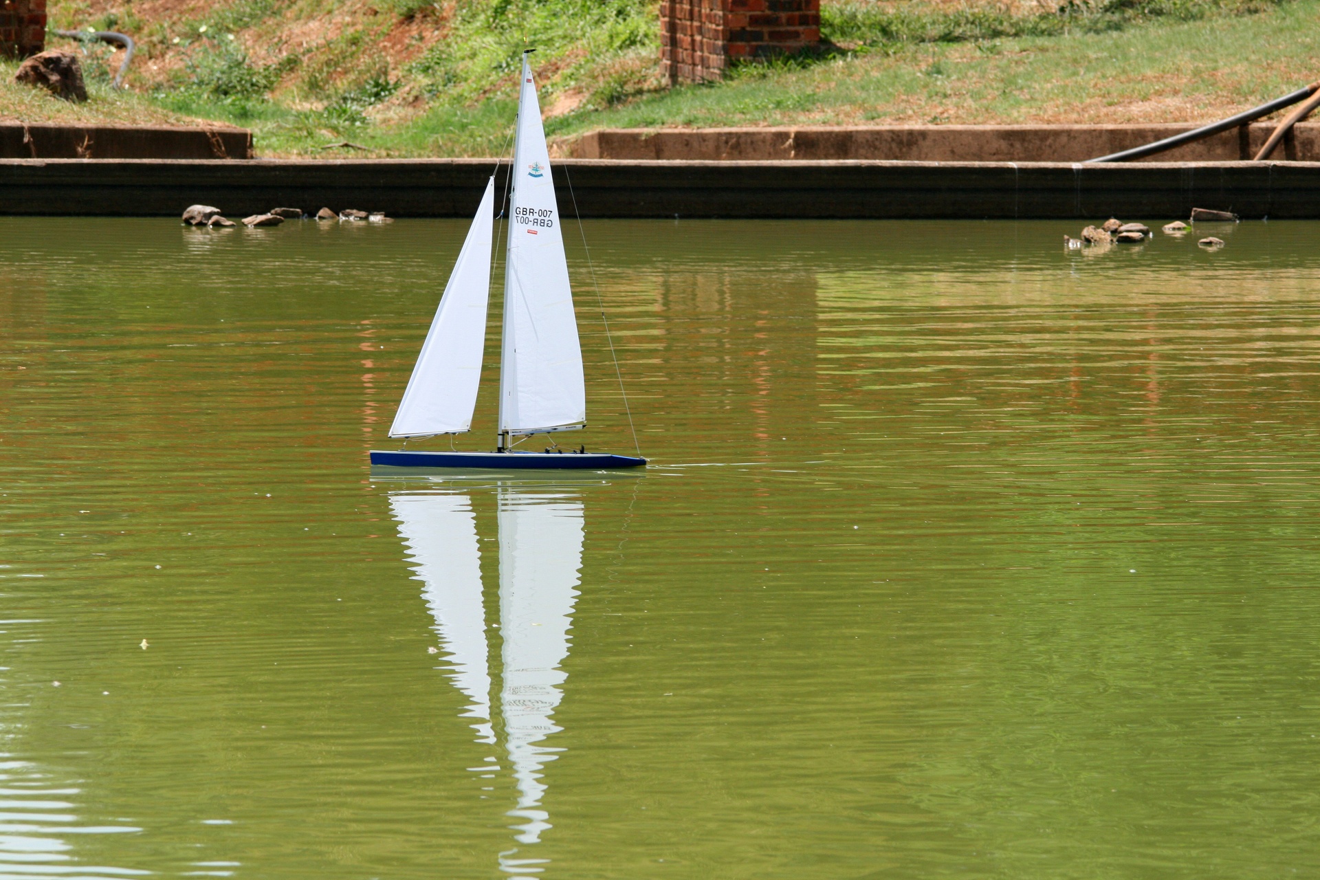 boat model pond free photo