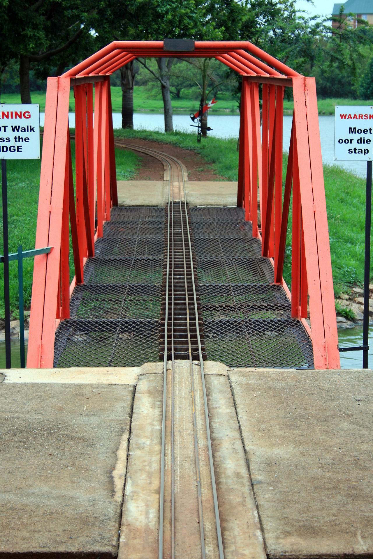 bridge red train free photo