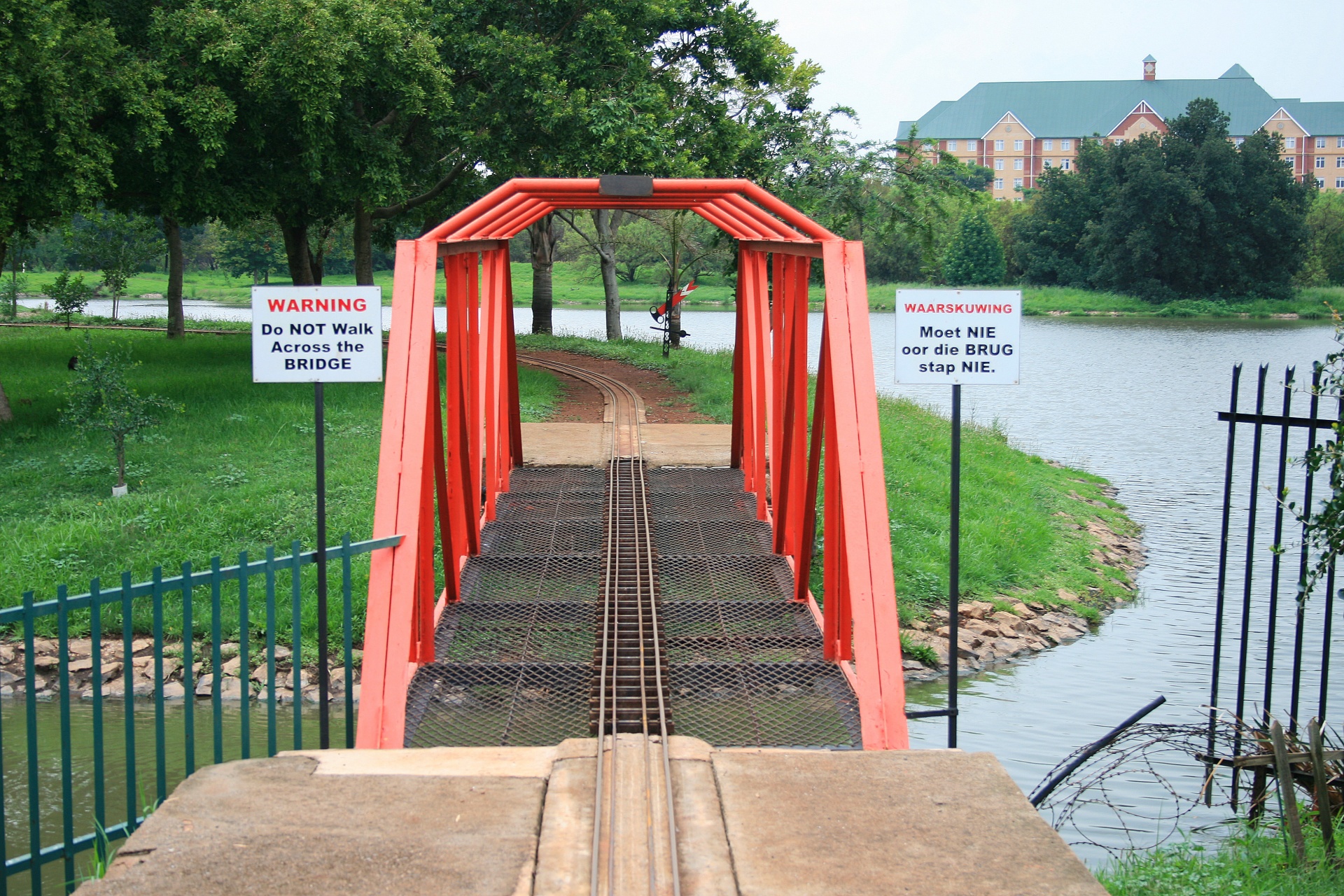 bridge metal red free photo