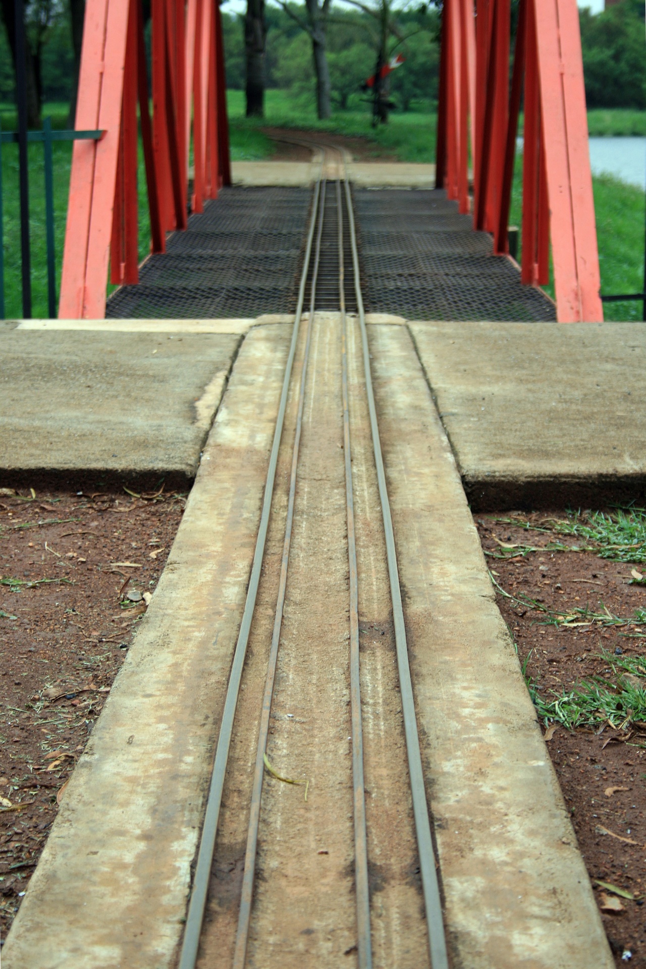 bridge train red free photo