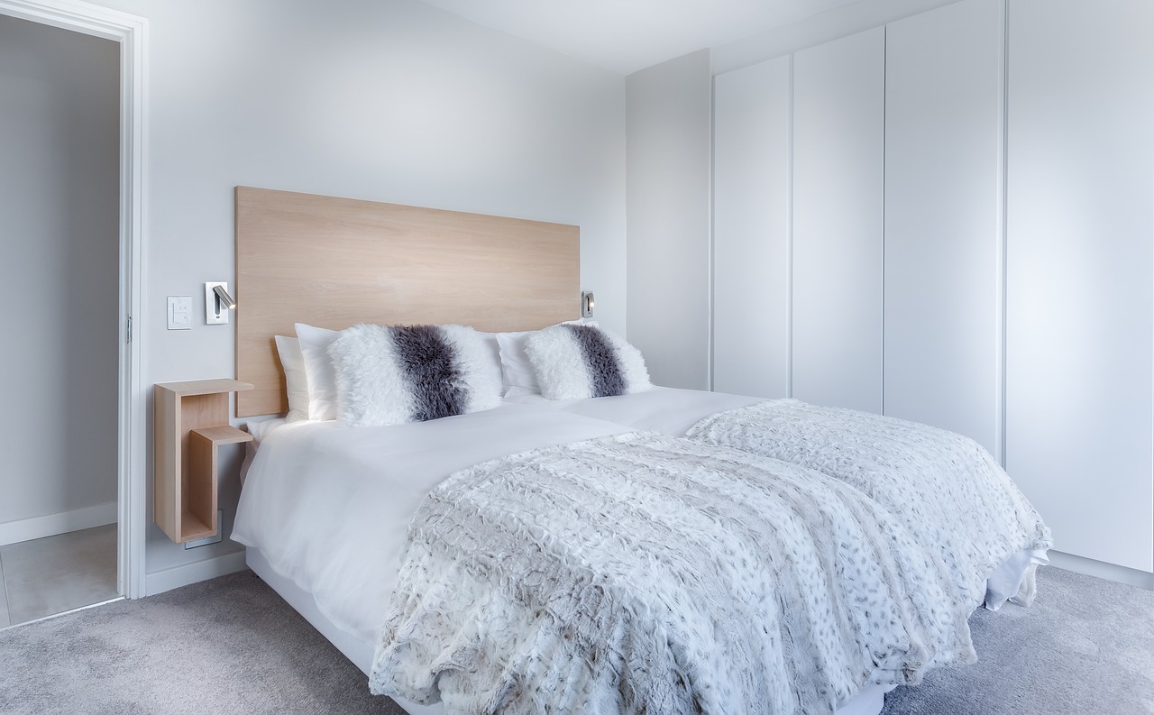 modern minimalist bedroom  bed  bedroom free photo