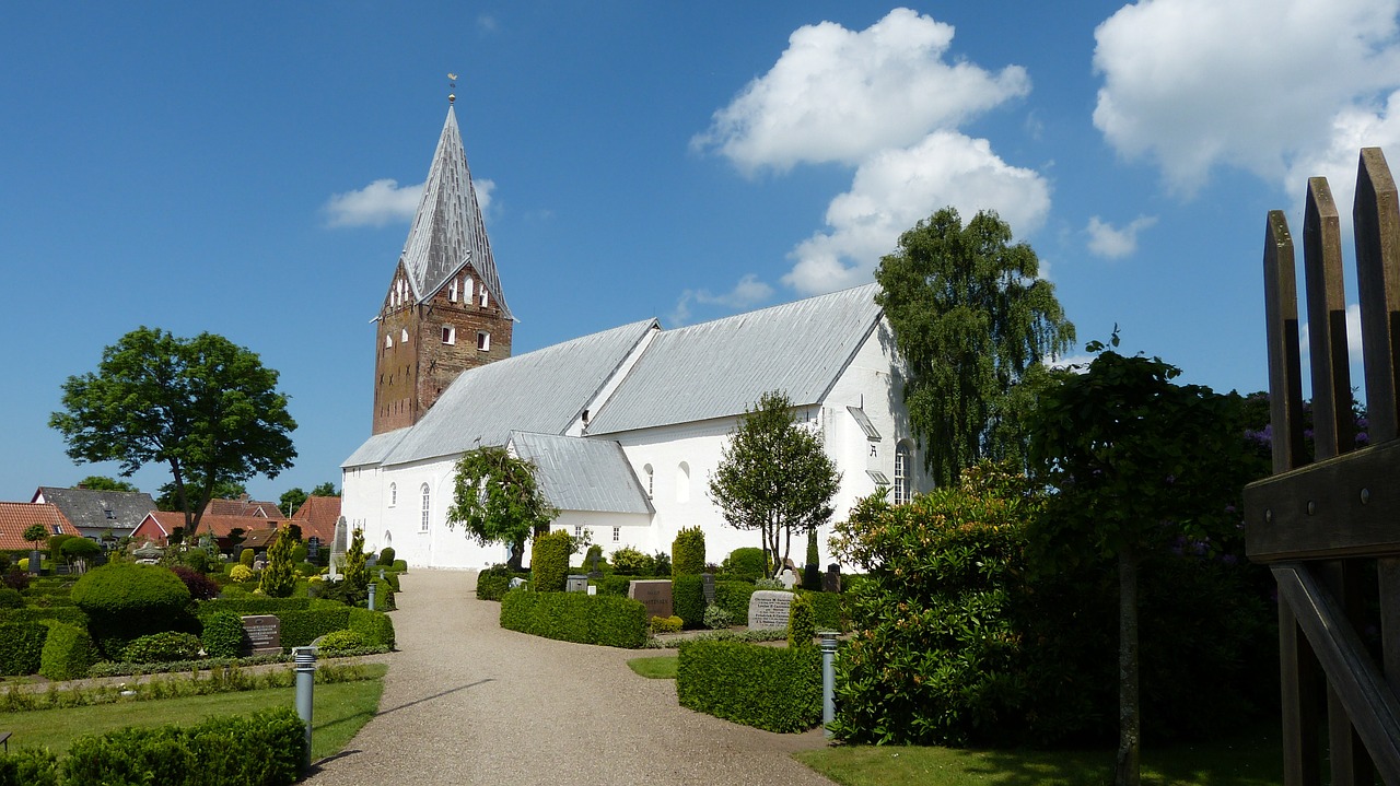 moegeltondern church cemetery free photo