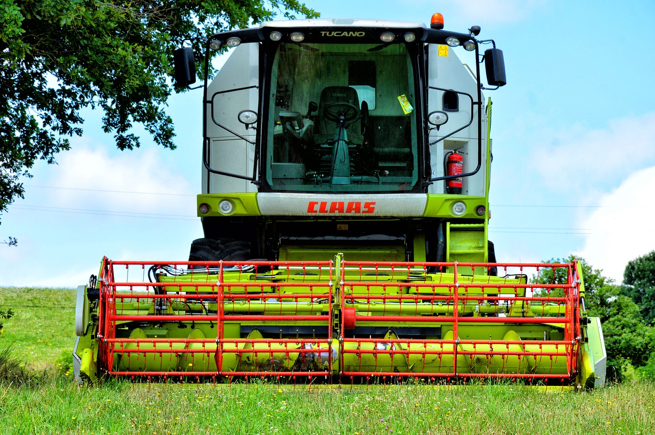 moissonneuse batteuse agricultural gear free photo