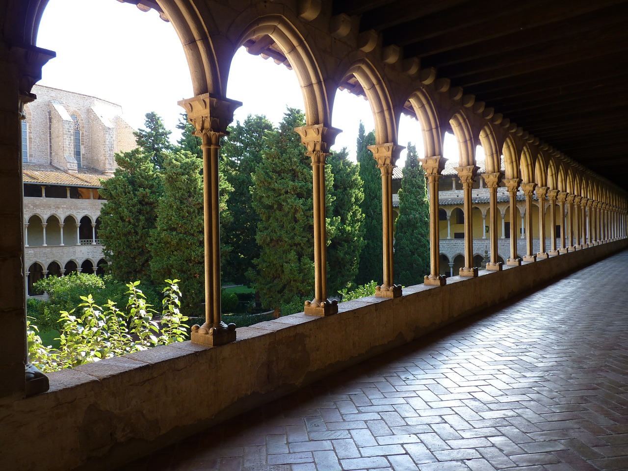 monestir de pedralbes monastery barcelona free photo