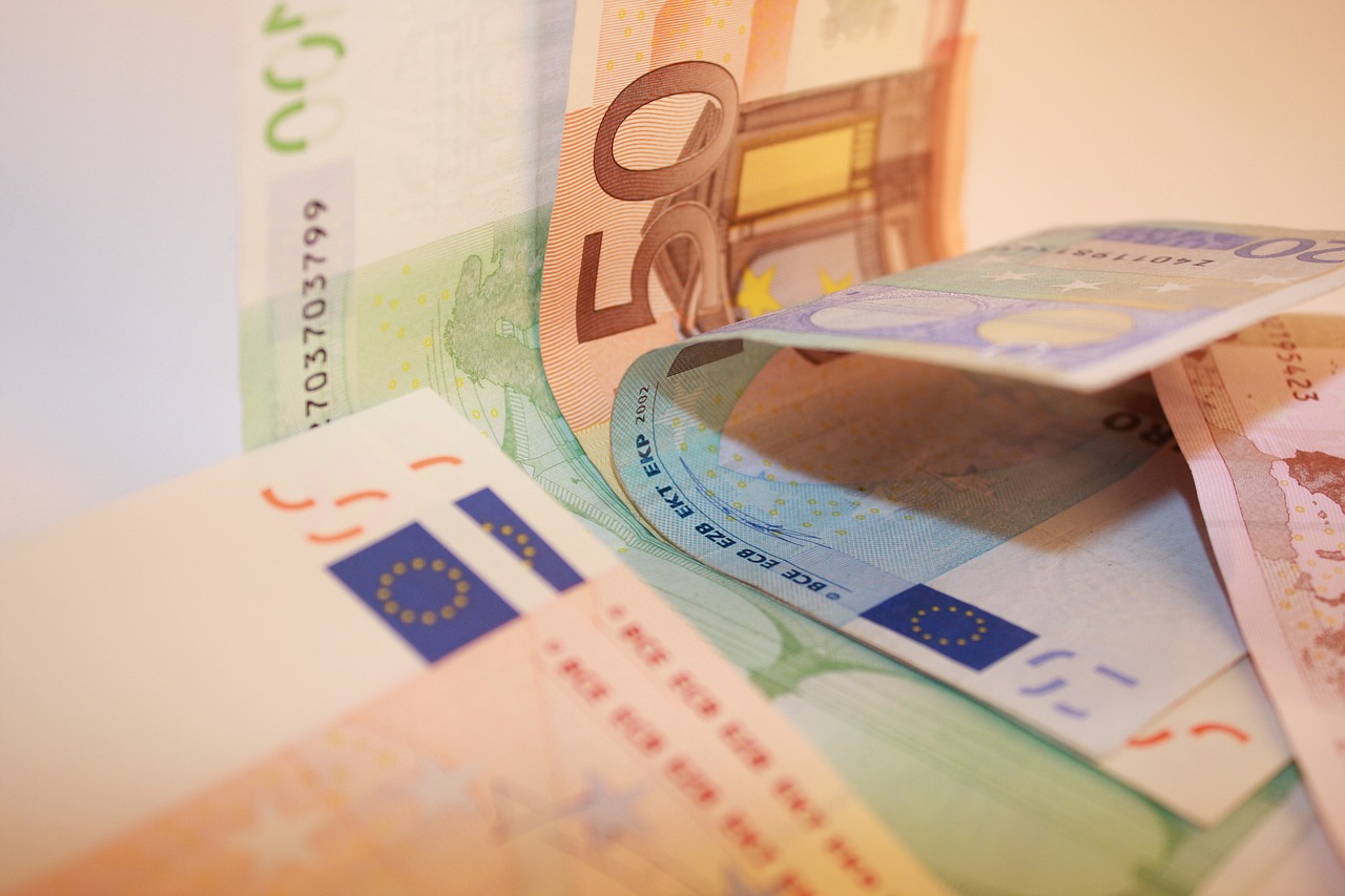 money bills wealth euro free photo