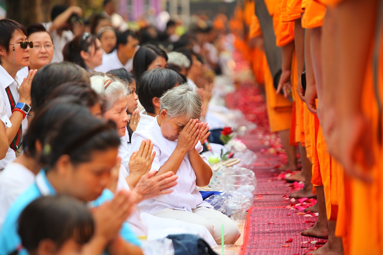monks buddhists praying free photo