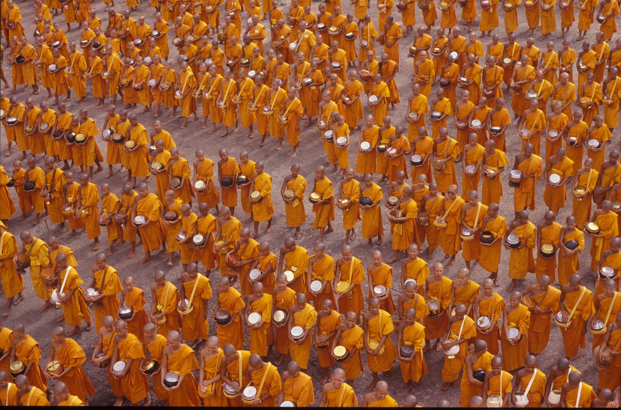 monks buddhists crowd free photo