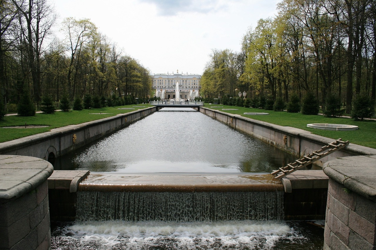 monplaisir palace canal water free photo