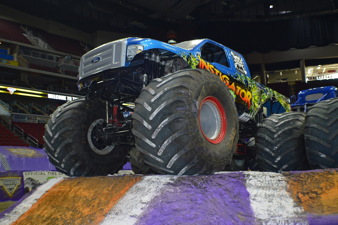 monster truck monster jam motorsports free photo