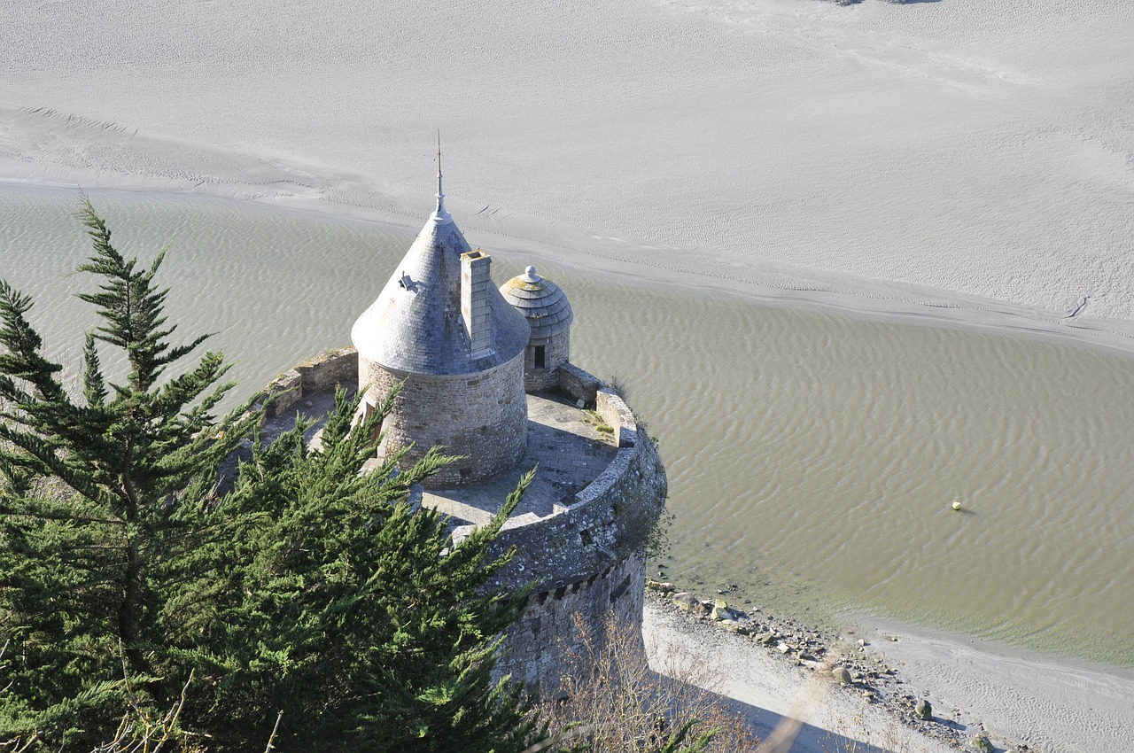 mont saint michel fortification pierre free photo