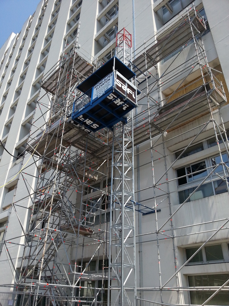 monte-materials  lift construction  hoist free photo