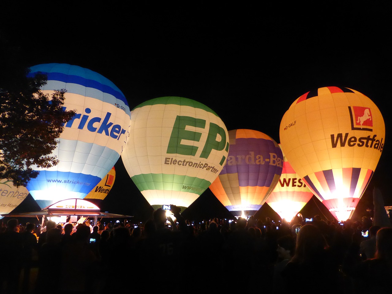 montgolfiade hot air balloons glow free photo