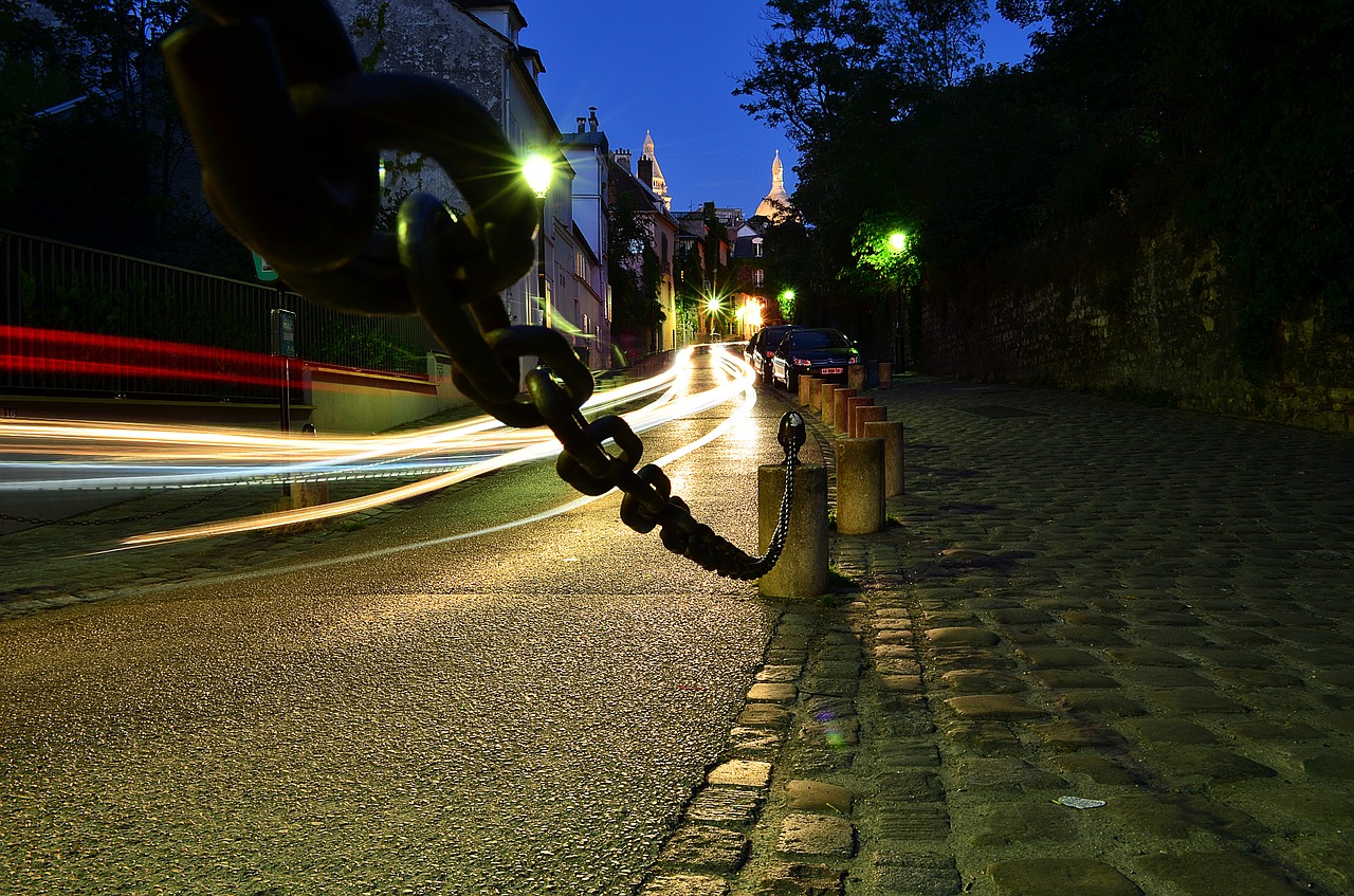 montmartre night paris free photo