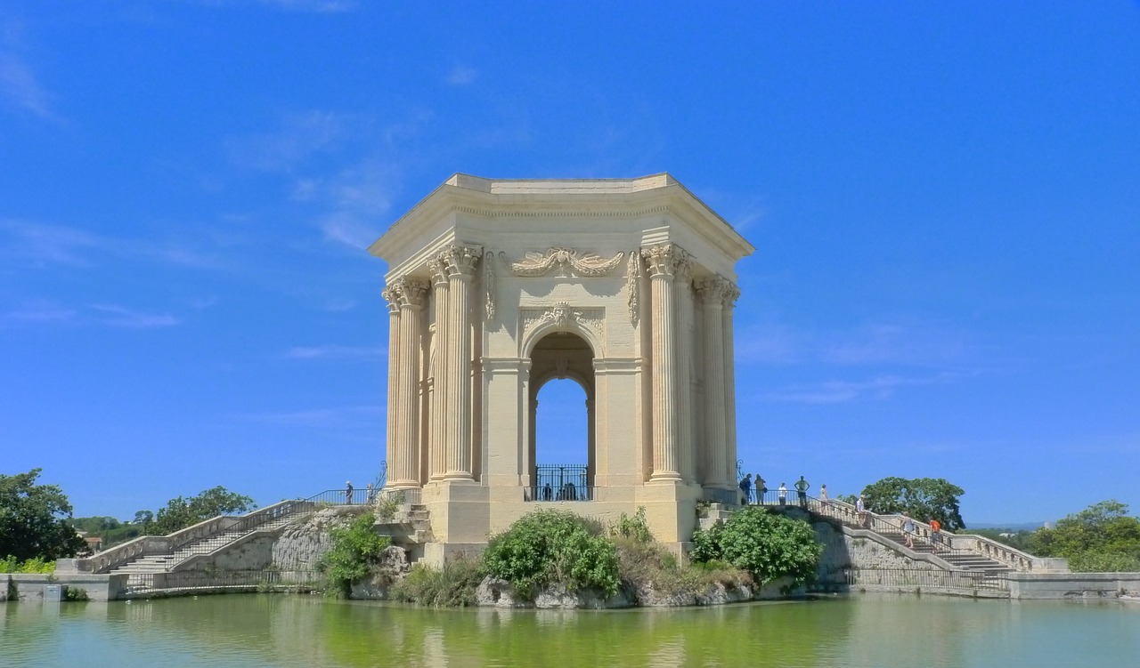 montpellier  peyrou water castle  france free photo