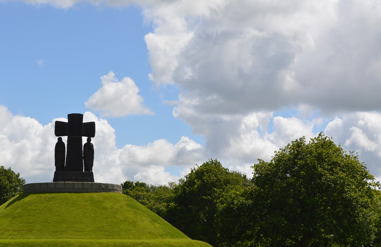 monument grass tribute free photo