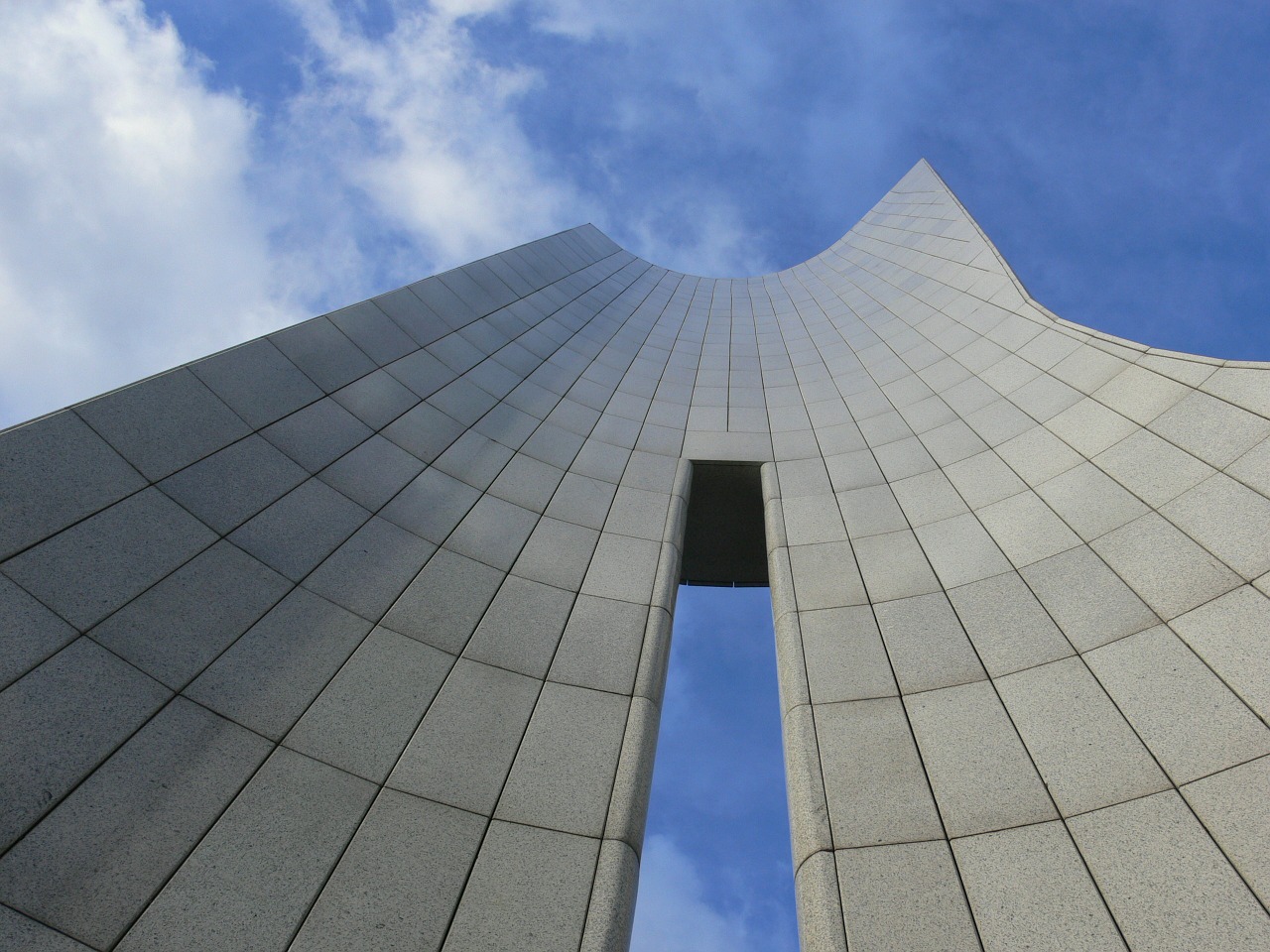 monument memorial sky free photo