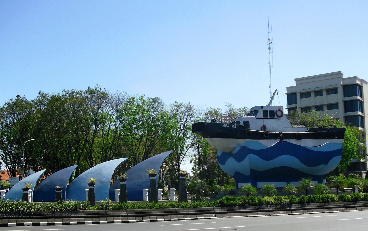 monument kapal tanjung perak free photo