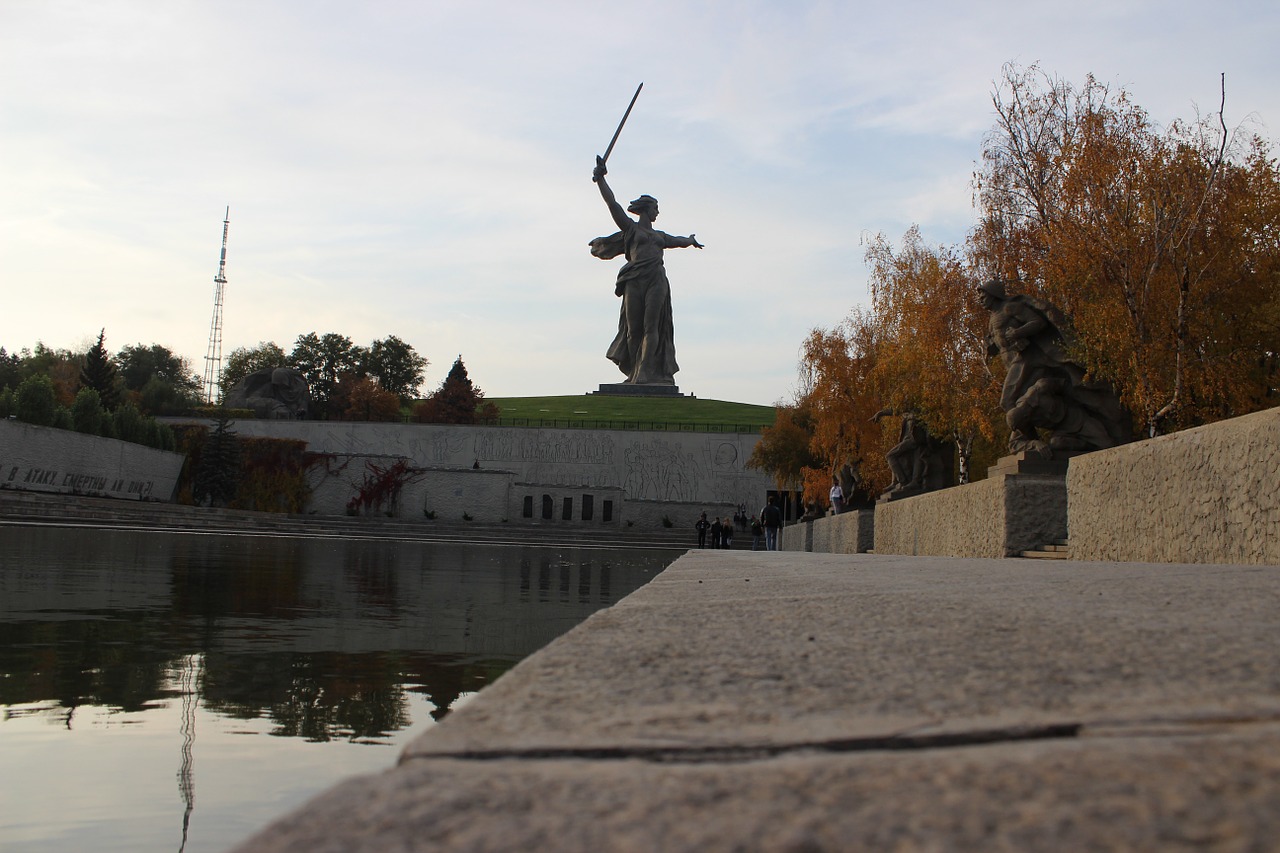 monument volgograd water free photo