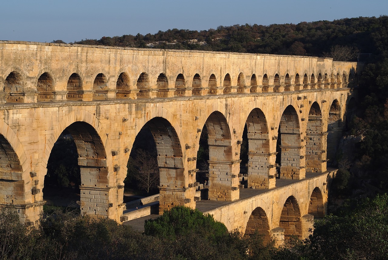 monument pont du gard aqueduct free photo