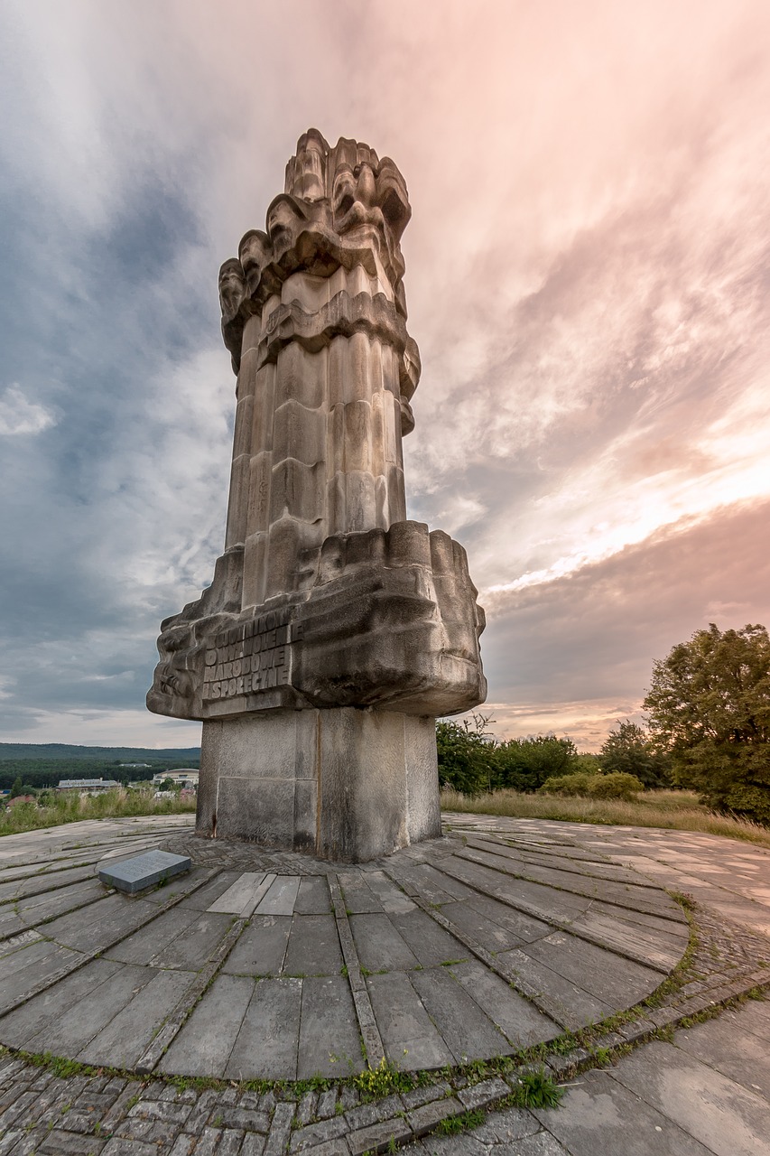 monument kadzielnia kielce free photo