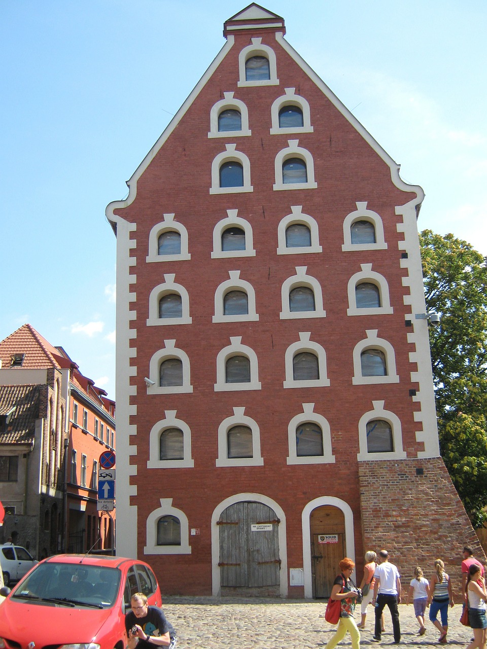 monument building toruń free photo