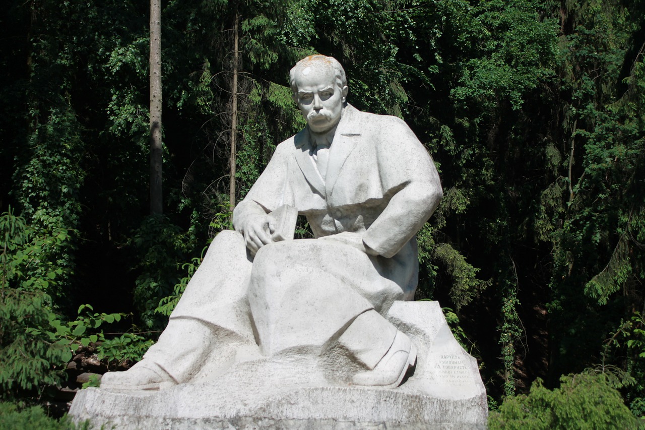 monument  taras shevchenko  ukraine free photo