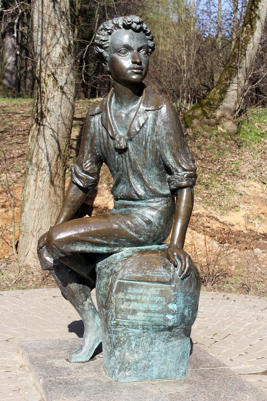 monument  bol'shiye vyazemy zakharovo  zakharovo-vyazemy free photo