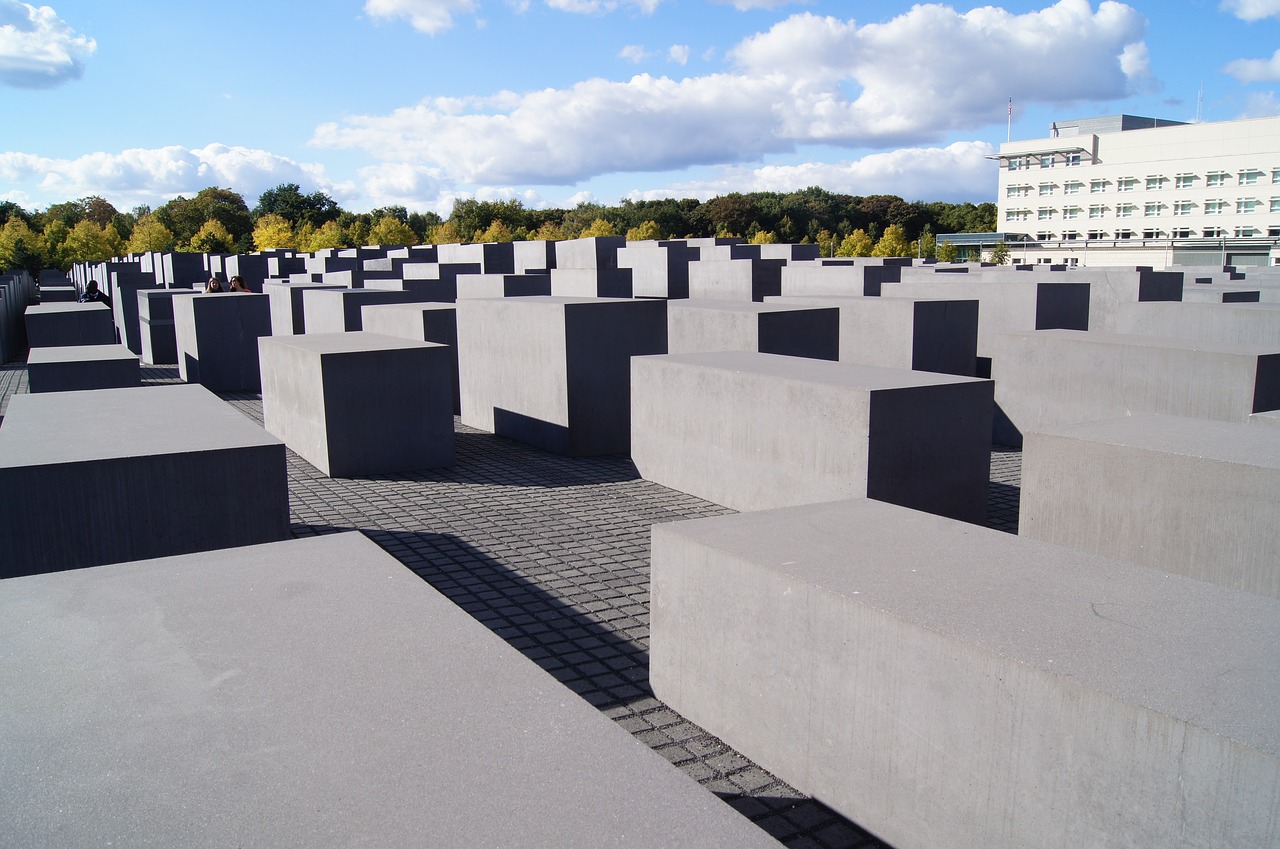 monument  berlin  germany free photo