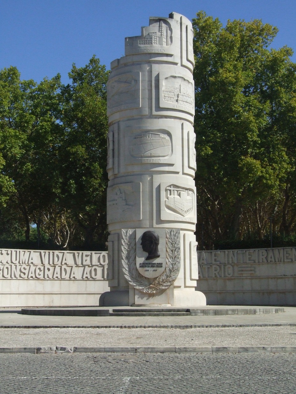 monument loulé portugal free photo