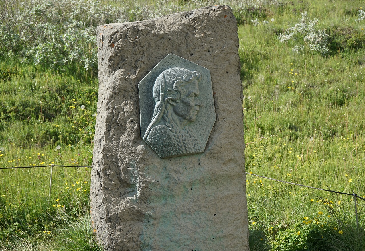monument gullfoss sigríður by brattholt stone free photo