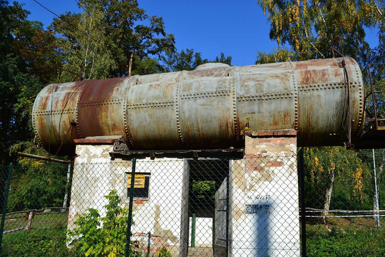 monument technology  the tank  retro free photo