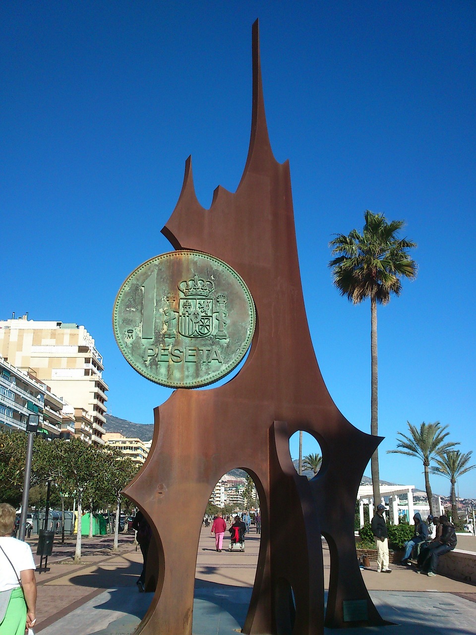 monument to the peseta promenade fuengirola free photo
