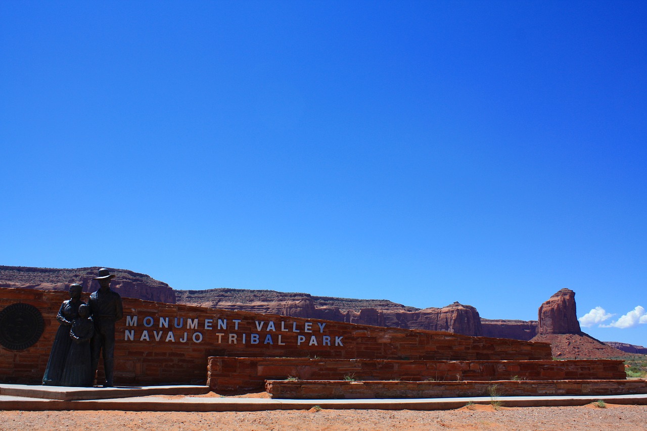 monument valley entrance usa free photo
