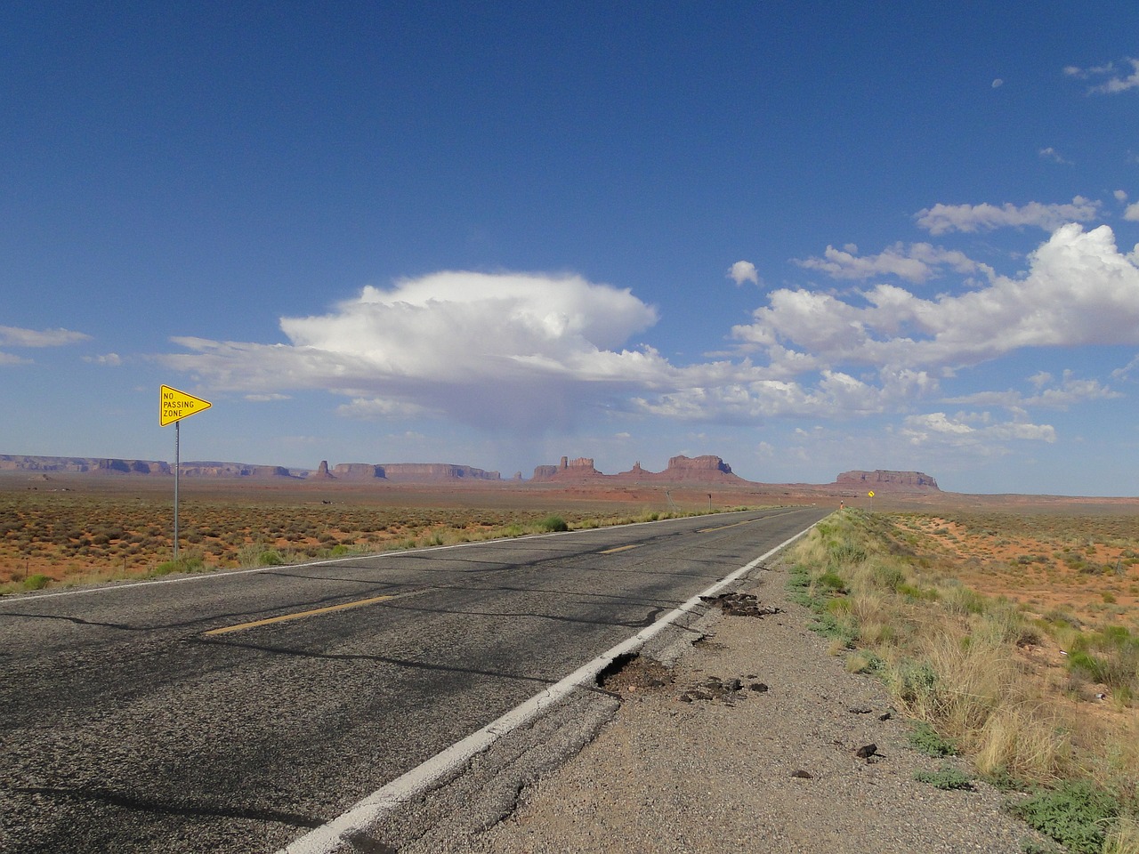 monument valley highway sky free photo