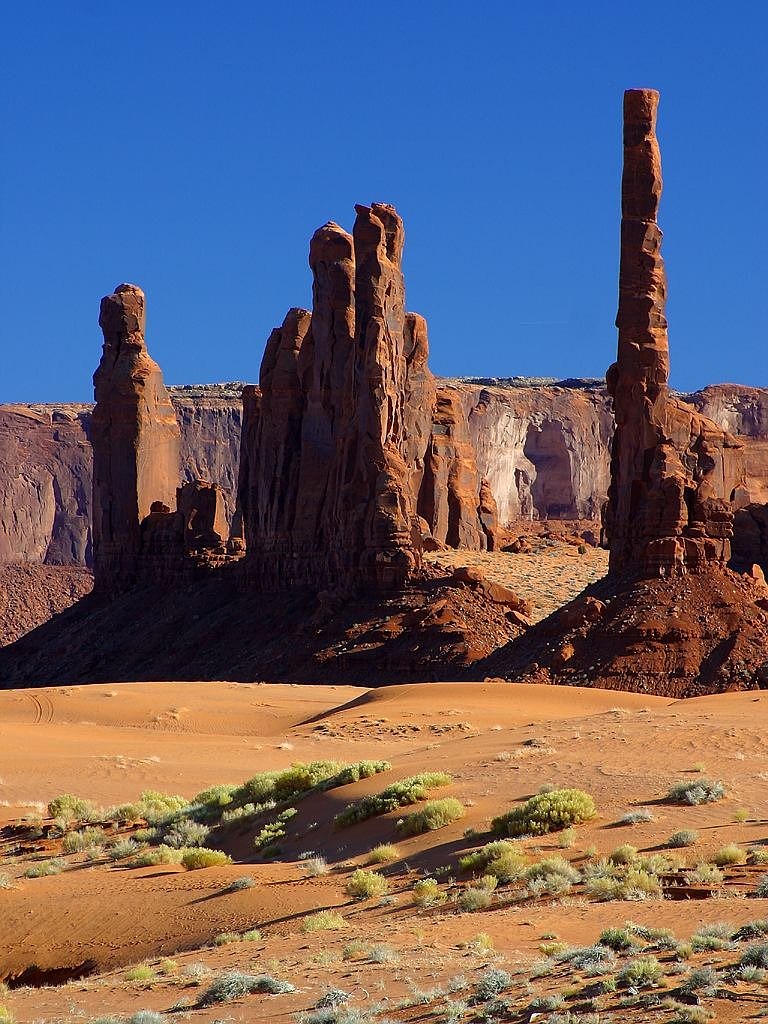 monument valley towers rocky towers free photo