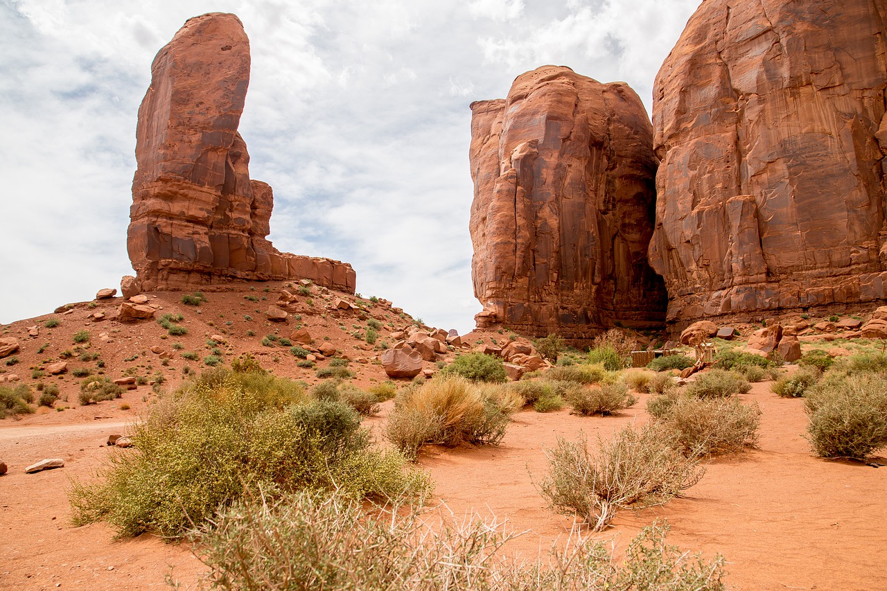 monument valley park  az  usa free photo