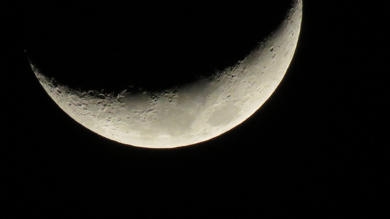 moon night sky half moon free photo