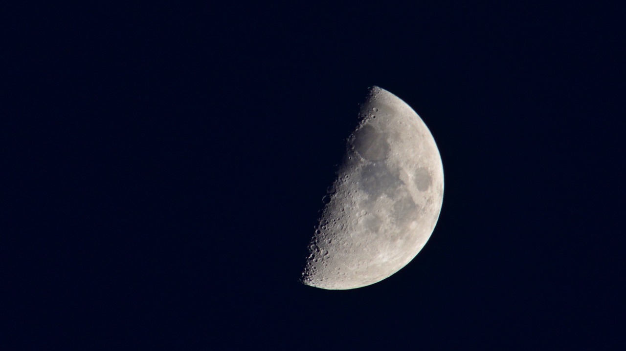 moon night crescent free photo