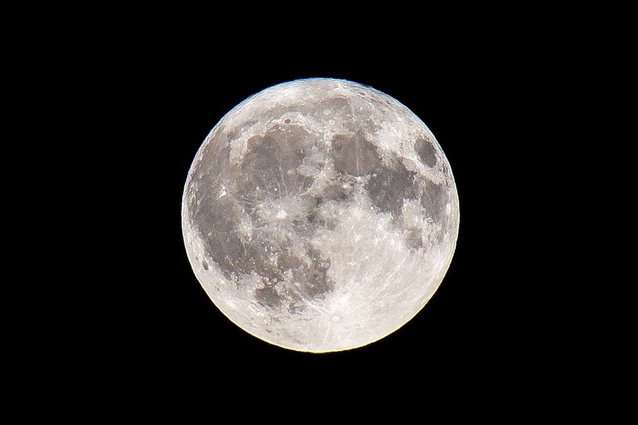 moon full moon maan free photo