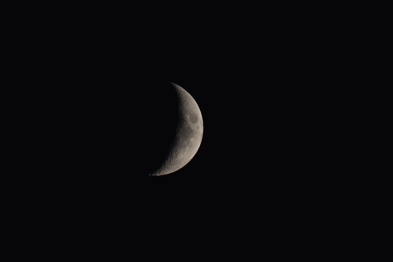 moon  crescent moon  sky free photo
