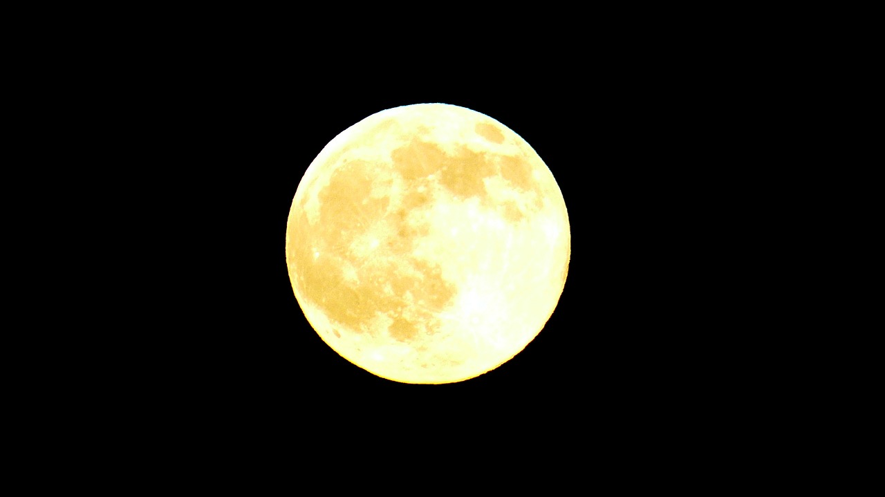 moon full moon yellow free photo